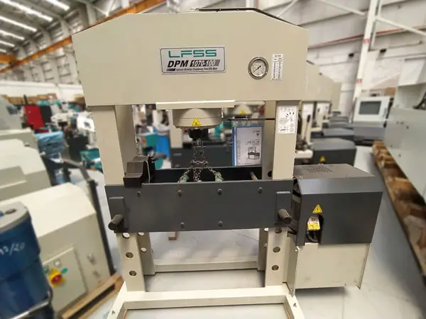 PRENSAS HIDRAULICAS DPM 1070/100 TIPO H