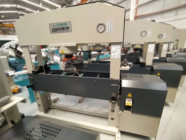 PRENSAS HIDRAULICAS DPM 1570/100 TIPO H